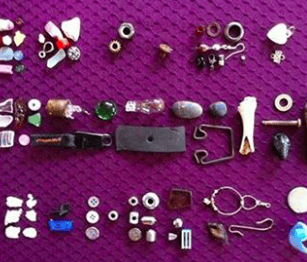 8-Year-Old Girl Receives Something Unexpected From The Crow She's Been Feeding For 4 Years