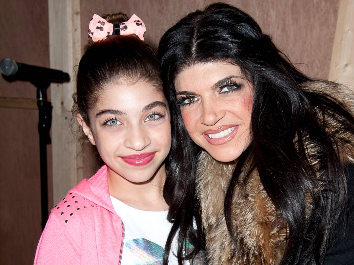 18 Kids Who Look Nearly Identical To Their Famous Parents