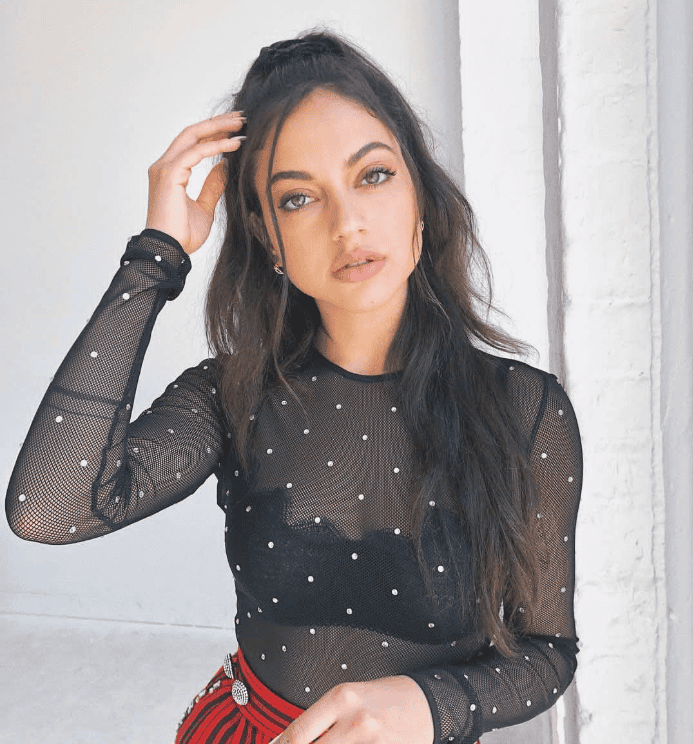 Pictures Of This Hot And Glamorous Model Is Ruling Over Instagram