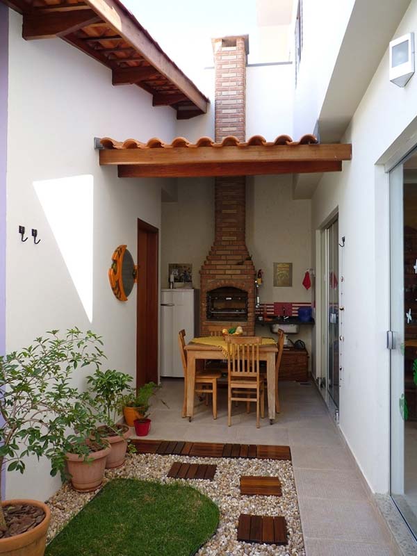 10 Stunning Ideas To Decorate Your Narrow And Long Spaces