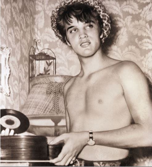 10 Historical Pictures Of Famous Figures We Never Thought It Existed