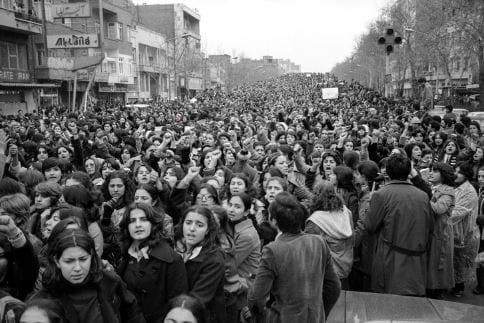 10 Historical Pictures Which Are Viewed From Different Angle