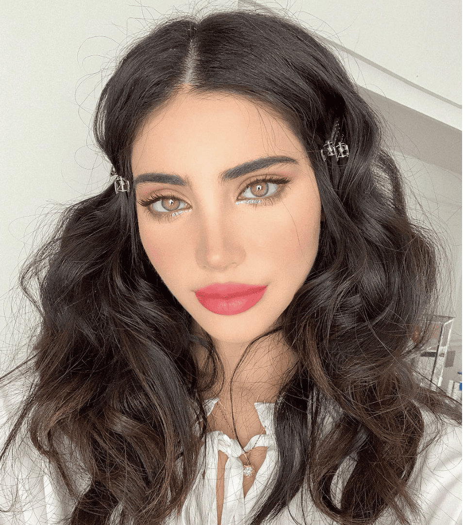 10 People Who Got Famous For Their Impeccable Beauty