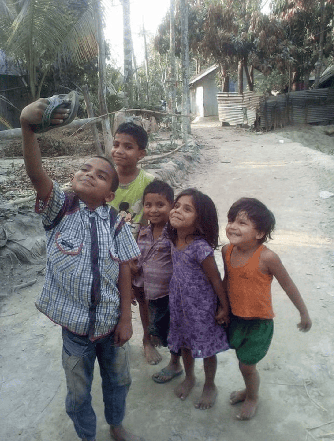 10 Real Pictures That Prove Happiness Can Be Found Without Money