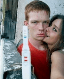10 Selfies Which Were Destroyed By Awkward Details