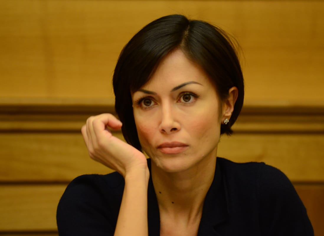 12 Sexiest Woman In Politics You Didn't Know About