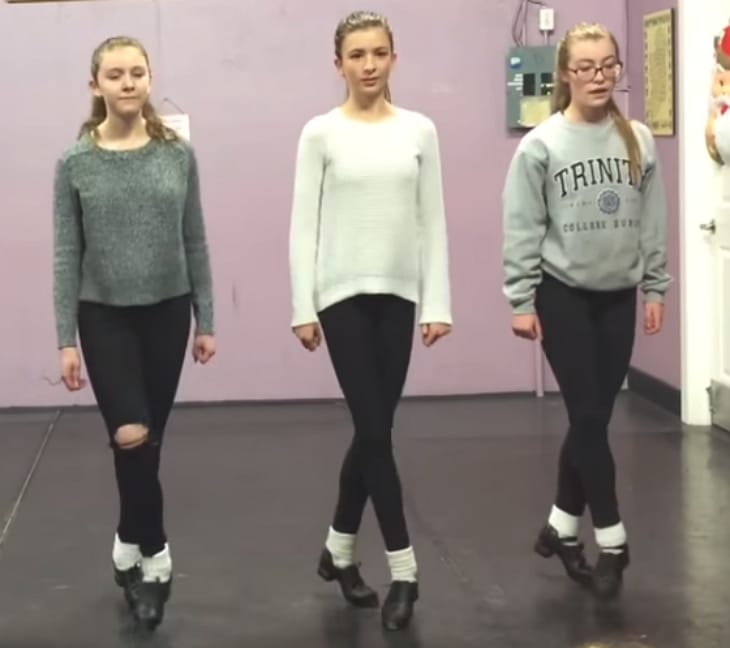 2 Girls Start With Incredible Clogging Routine And Leave The Judges Floored