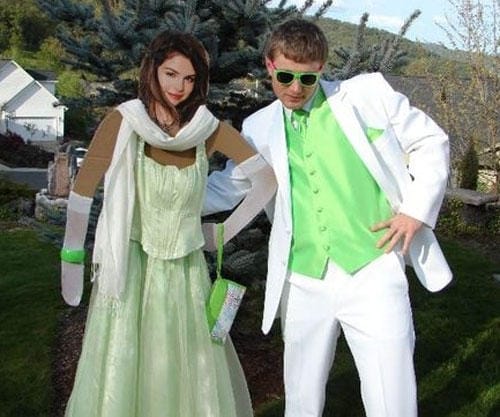 25 Of The Most Awkward Photos You Ever Seen