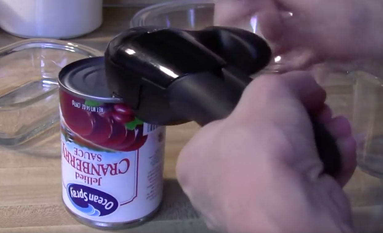 If You Ever See A Cranberry Sauce Can Label Upside Down, There’s A Specific Reason