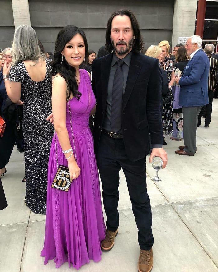 Keanu Reeves Is So Pure Because He Never Touches Women In Any Pictures