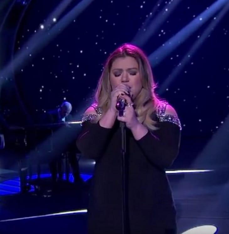 Keith Urban Breaks Down As Kelly Clarkson Performs