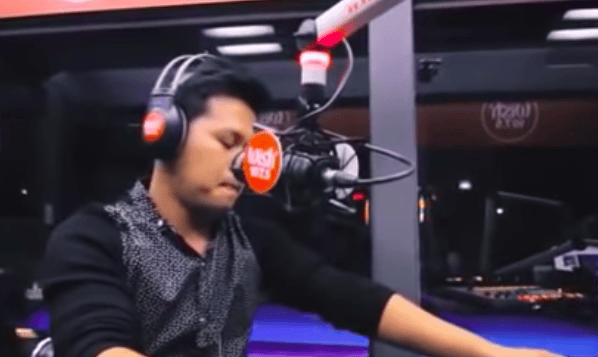 Man Sings Soulful Male And Female Sections Of 'The Prayer'