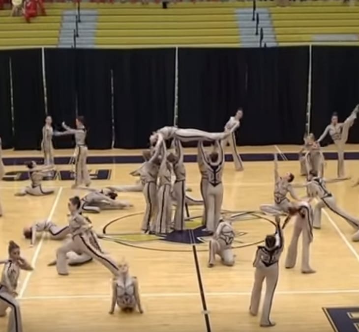 These Dancers Arrange Themselves In Huge Circles, Now Watch Their Legs Move As The Beats Start To Change.