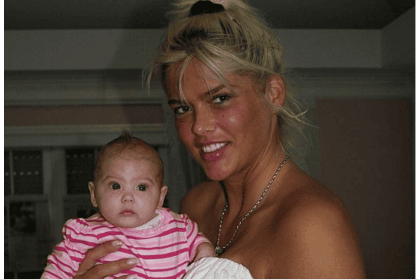 This Mother-Daughter Resemblance Is Amazing.