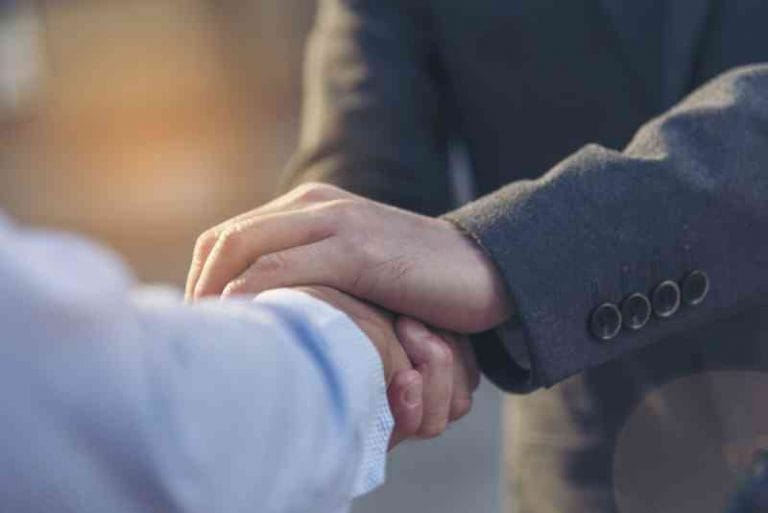 10 Differences Between Genuine And Fake People