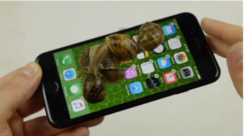 10 Mistakes We Do Everyday That  Affect Our Smartphones