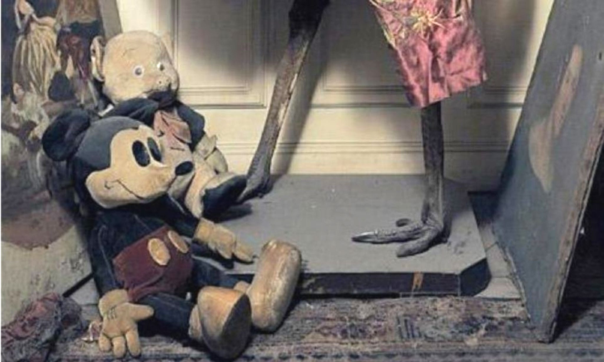 Abandoned French Apartment Is Blowing the Internet.