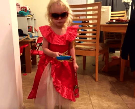 Mom Discovers Babysitter In Tub With Little Girl And The Internet Is Loving The Reasons Why