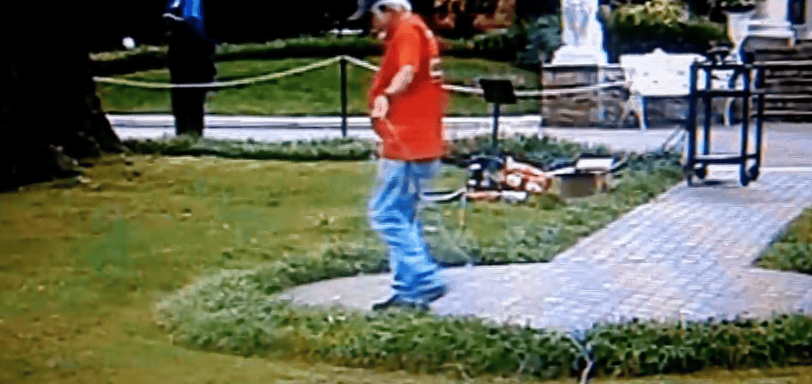 People Think 'Elvis Preslay' Is Still ALIVE And He's Been Spotted In Graceland.