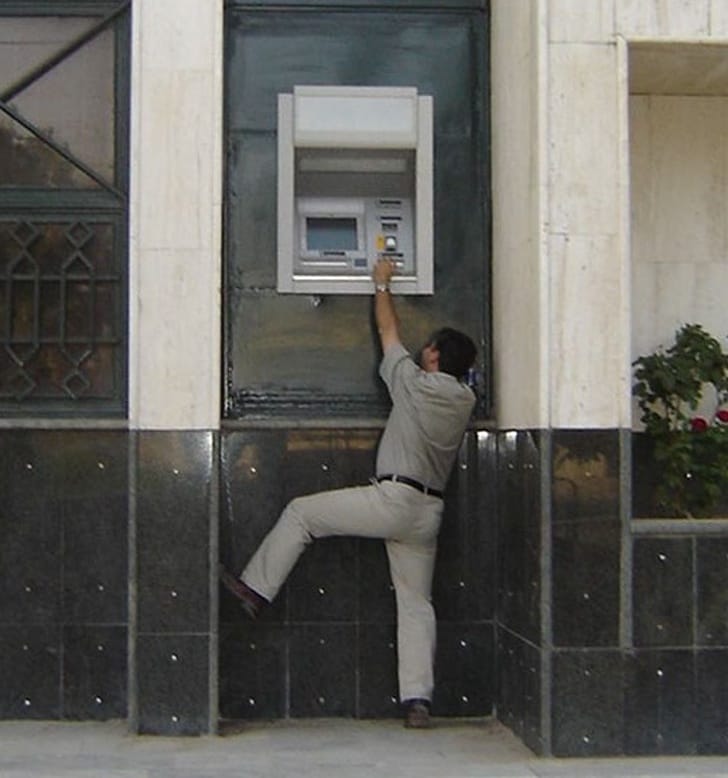 10 People Who Failed At The One Job They Had