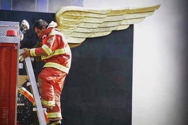 20 Photos Of Coincidences That Are Hard To Believe