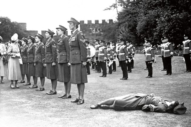 18 Few Photos That Shed Light On What Life Was Like In The Past