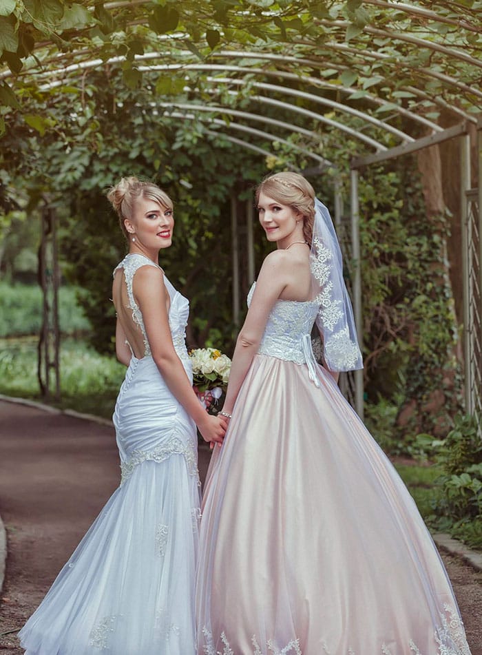 These Female Cosplayers Got Married, Like A Fairytale Come Alive