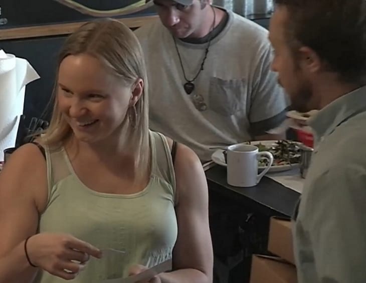 Couple Cant Pay Restaurant Bill, Waitress Falls To Her Knees Upon Realising Their Plan