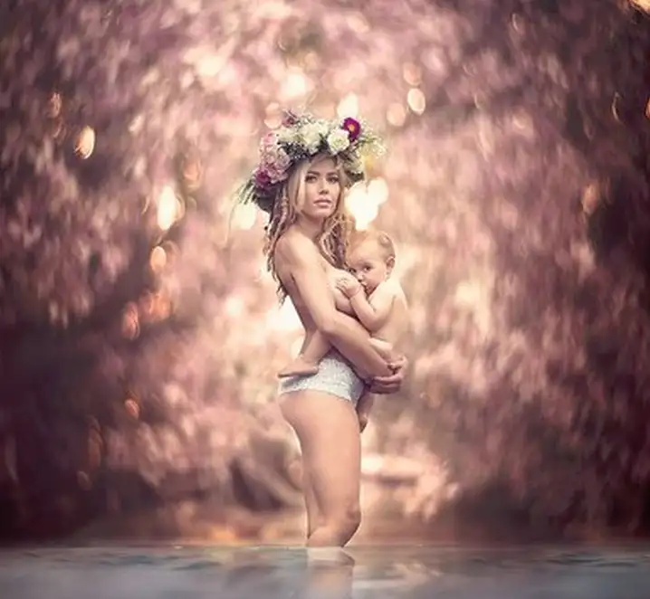 10 Beautiful Images Of Mommies Breastfeeding Their Babies
