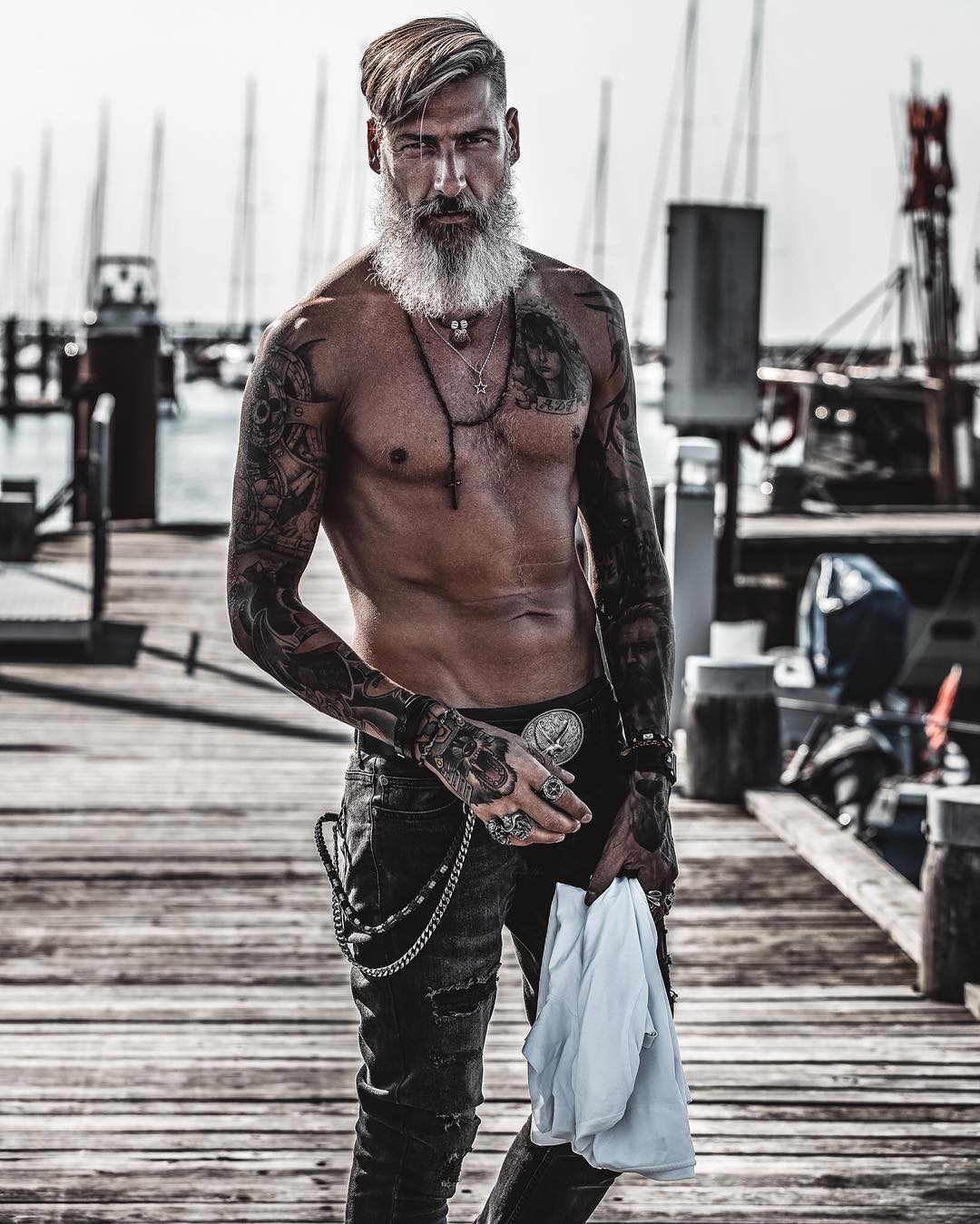 20 Handsome Guys Who’ll Redefine Your Concept Of Older Men
