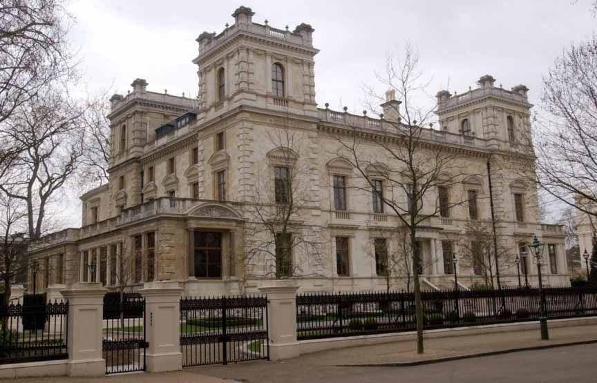Incredible Billionaire Homes Around The World