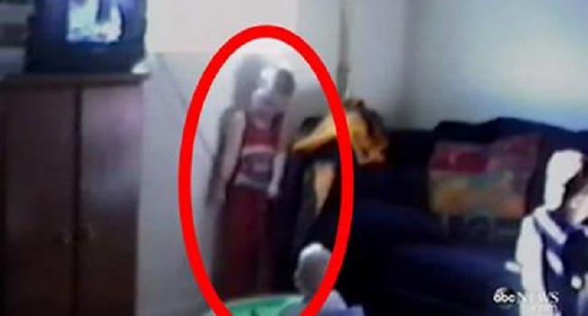 Mom Is Recording The Kids When She Realizes Something HORRIFYING - This Gave Me Chills!