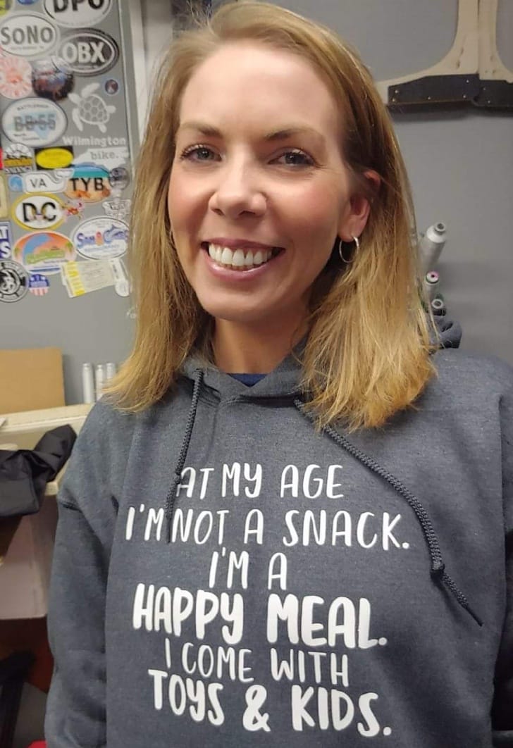 10 Irony Lovers Who Don’t Lose the Chance to Laugh at Themselves