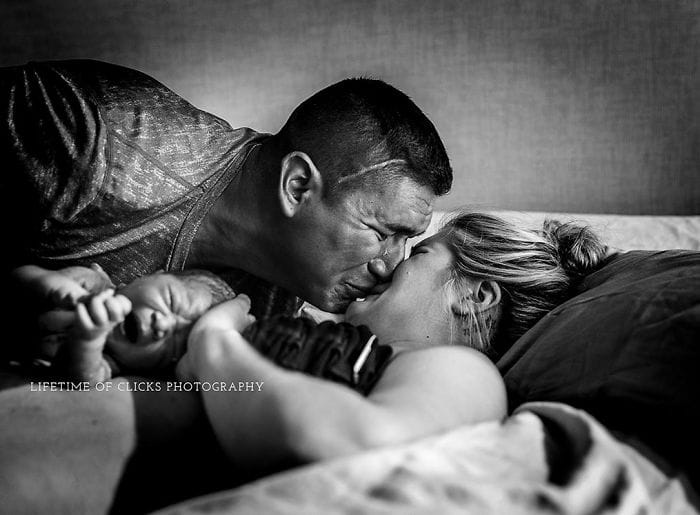 15 Compelling Photos From The 2018 Birth Photo Competition Prove That Moms Are Badass