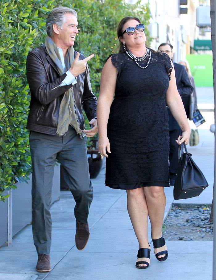 Photos Of Pierce Brosnan And His Wife Is Celebrating Silver Jubilee Is Couple Goals