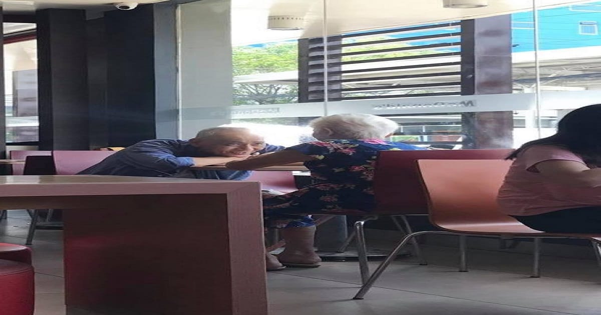 Pictures Of Elderly Adorable Couple Proves Every Moment Spent together Is The Best Moment.
