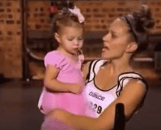 Toddler Crashes Mom’s Audition, While Leaving The Crowd Howling