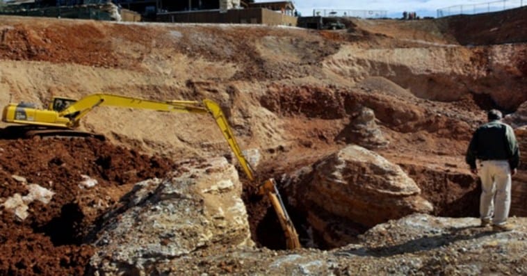 The Scientists Are Going Crazy Over What This Man Found In The Sinkhole