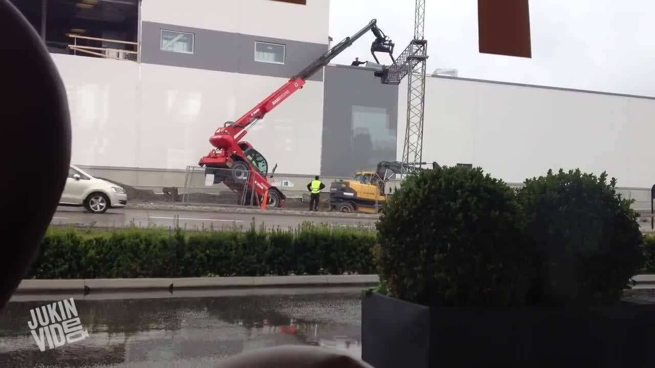 How To Lose Your Job In 10 Seconds