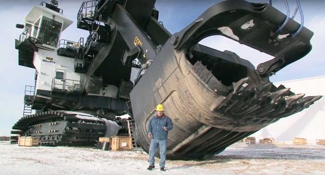 The Mind Can't Comprehend These World's Largest Land Vehicles. Oh My, That's HUGE!