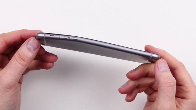 This Guy Fixes His Bent Iphone Like A Boss