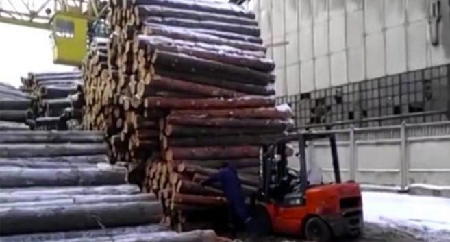 VIDEO: This Insane Forklift Operator Deserves A Friggin' Medal