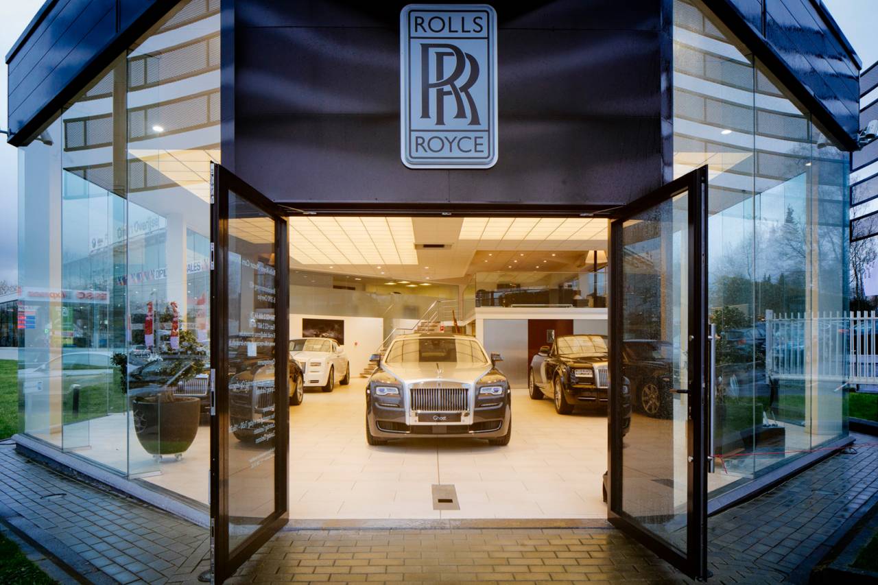 Watch The Interesting Process Of Ordering A Rolls Royce’s