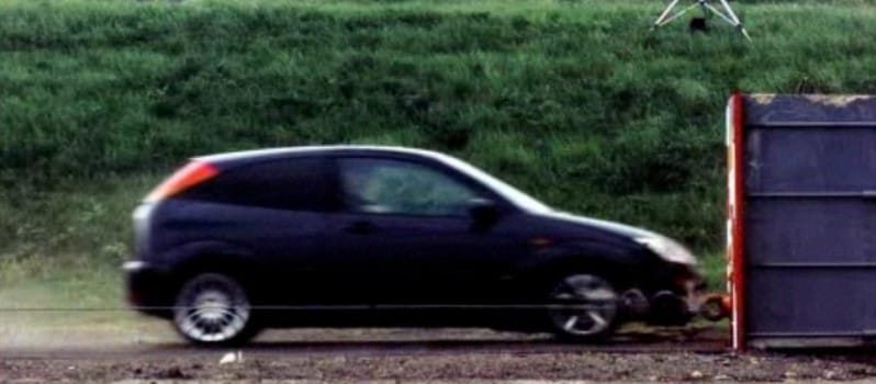 Watch What Happens When This Car Crashes Into A Wall At 190 Km/h