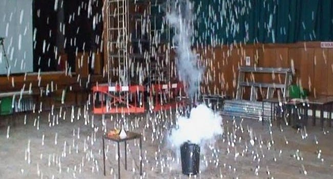 When He Placed 1500 Ping Pong Balls In A Can With Liquid Nitrogen, I Never Expected This To Happen