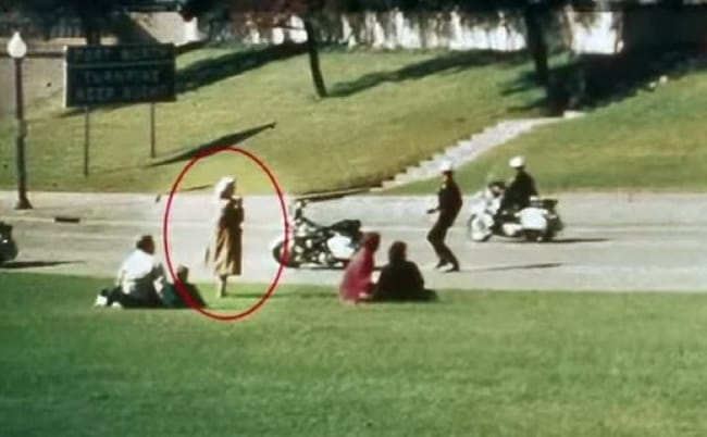 10 Creepy And Mysterious Photos From The Past That Have No Explanation