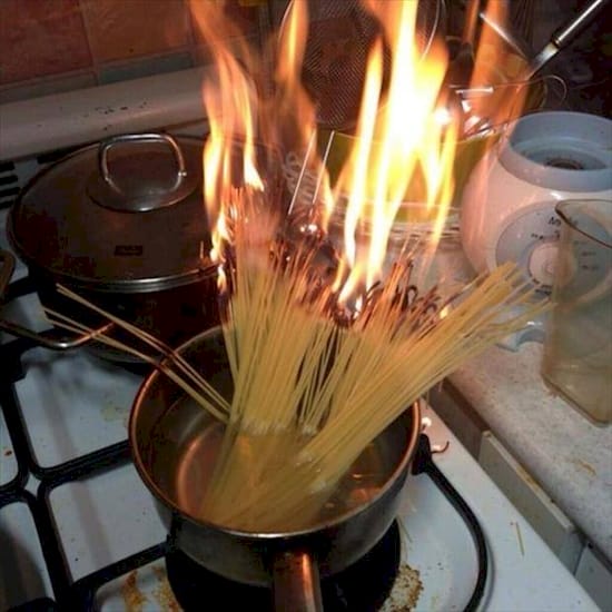 11 Signs Which Prove You're A Terrible Cook And Must Be Banned From The Kitchen