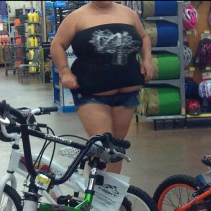 12 Crazy Pictures Of People Captured In Supermarket