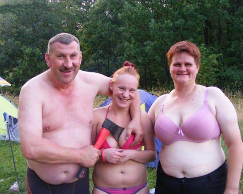 12 Family Photo Fails That Will Make You Sick