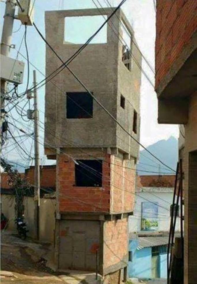 14 Funny Examples Of 'Modern Architecture' That Were Built With No Planning Whatsoever
